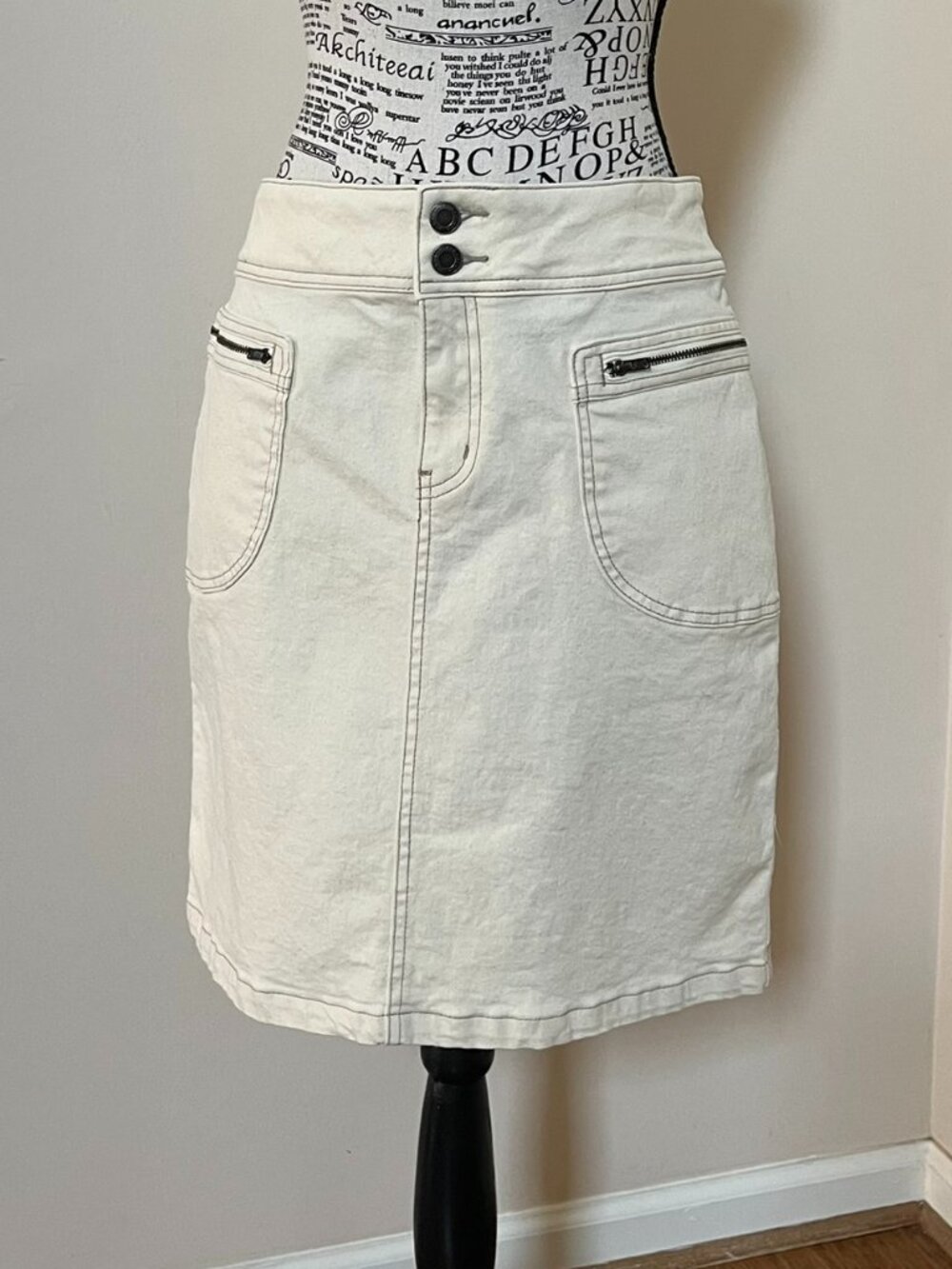 NWOT Prana Broadway Denim Skirt in Natural Cream Color, Size 6